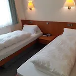 Frühstückspension Edit 3*