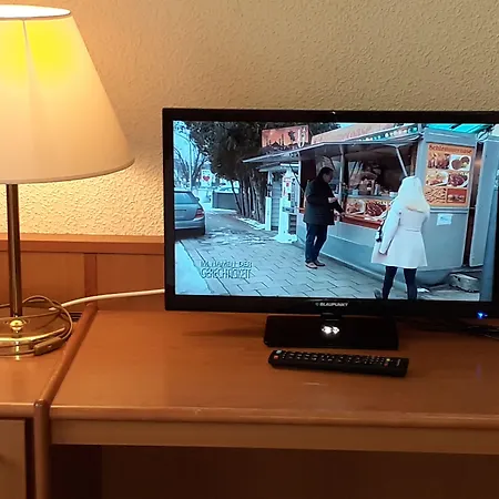 Bed & Breakfast Edit