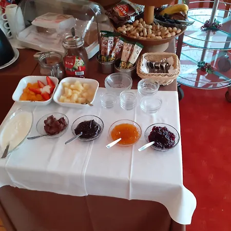Edit 住宿加早餐酒店 罗绍