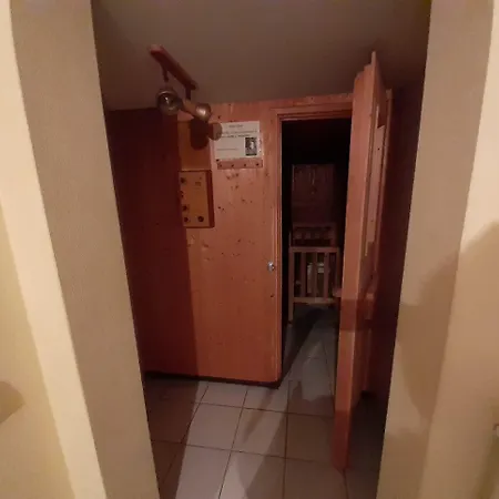 Edit 住宿加早餐酒店 罗绍