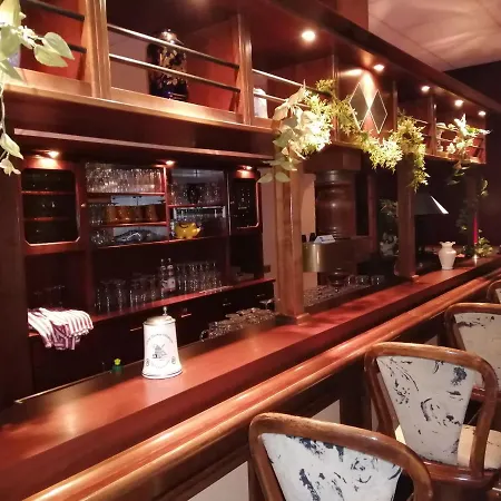 Edit 住宿加早餐酒店 罗绍