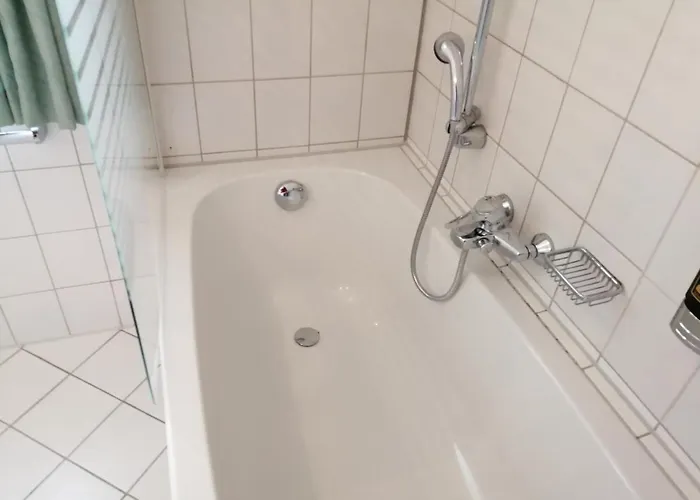 Bed & Breakfast Edit