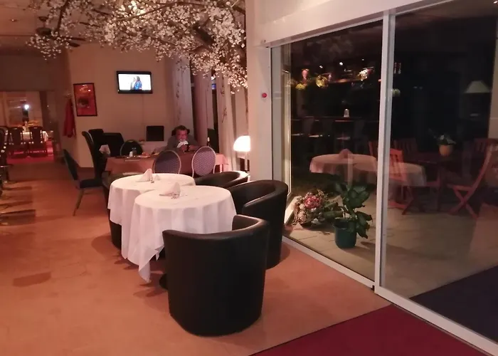 Bed & Breakfast Edit 3*