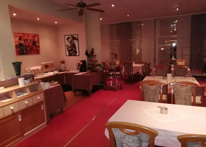 Bed & Breakfast Edit